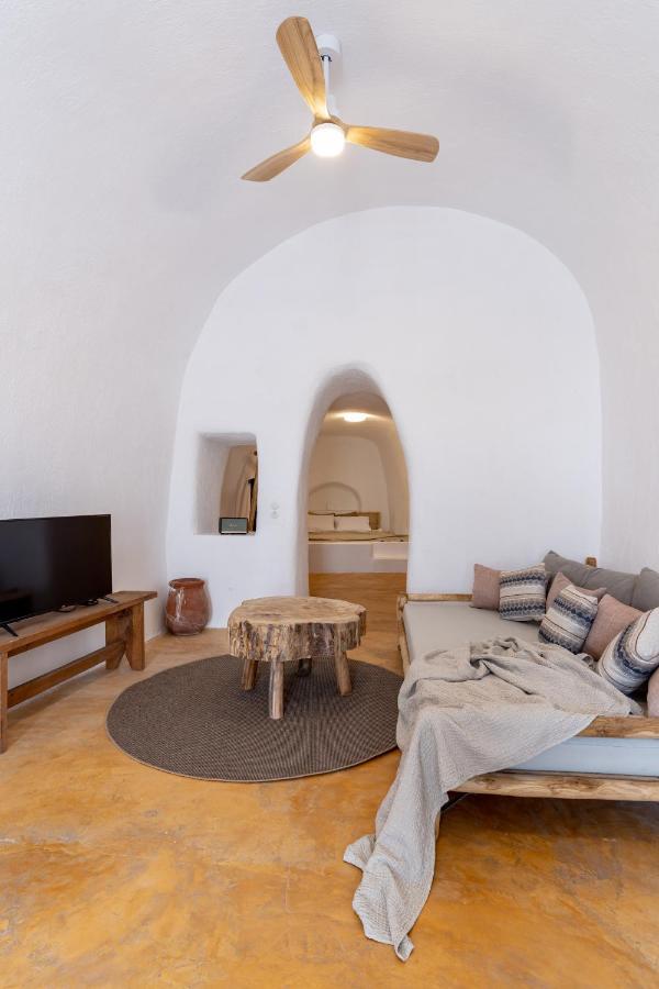 Caval Ii Riad Fira (Santorini)